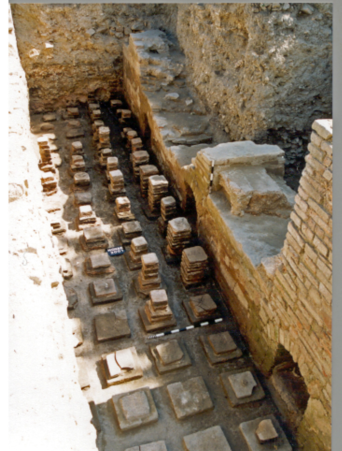 Une image contenant art, Histoire, Ruines, mur Description générée automatiquement