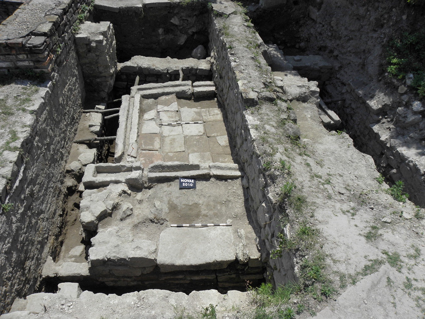 Une image contenant Ruines, plein air, Site archéologique, Histoire antique Description générée automatiquement