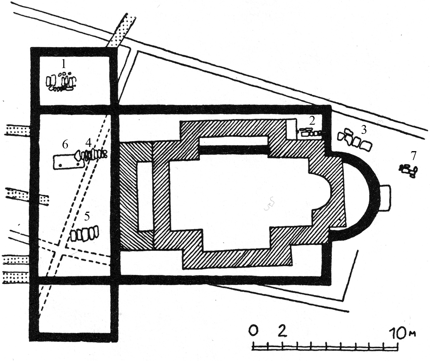 This plan highlights the different construction phases of the churches on the site. Structures in blue, red, and green indicate successive additions or modifications. The image illustrates how the buildings evolved over time, reflecting the site’s architectural history.